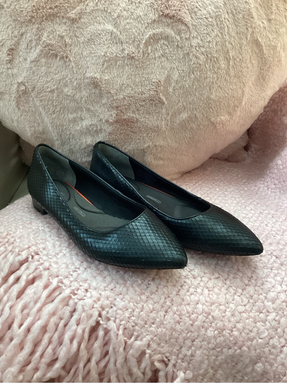 Rockport Women's Black Pointed-Toe Woven Flats